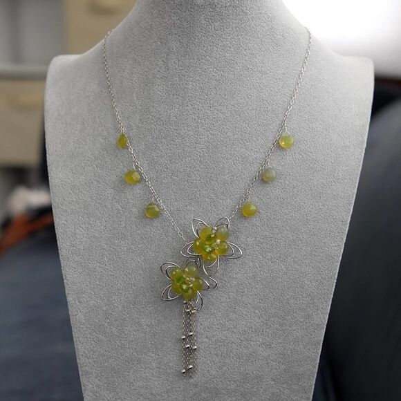 Hand Wrought Sterling Silver Flower Tassel Necklace Green Faceted Beads  Pearls - Picture 10 of 13